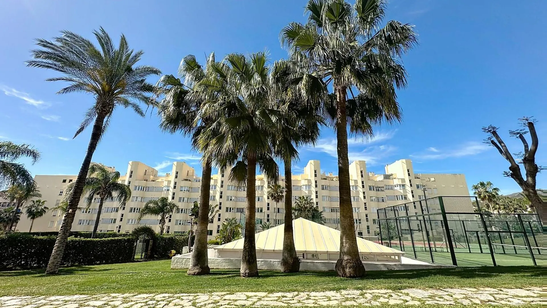 600 M Beach, Pool, Terrace, Wifi, 1 Bedroom Torremolinos Apartment